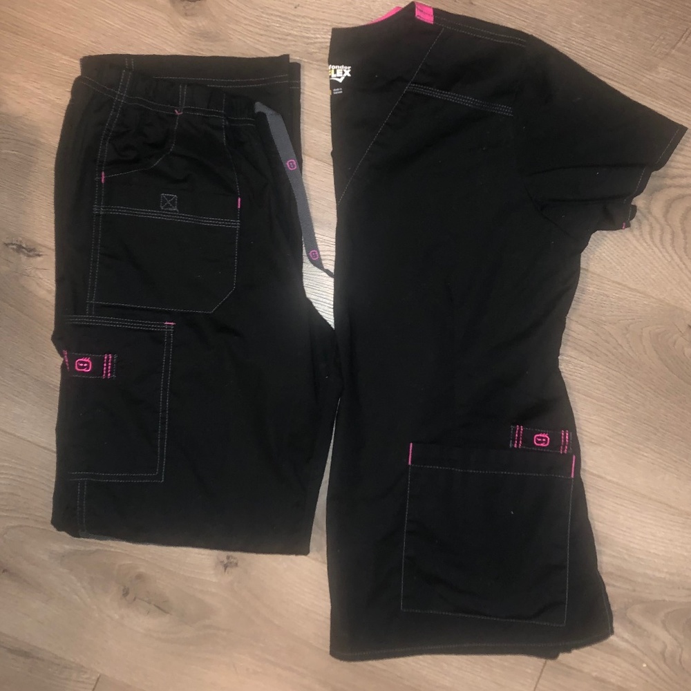 Wonder Flex scrub set